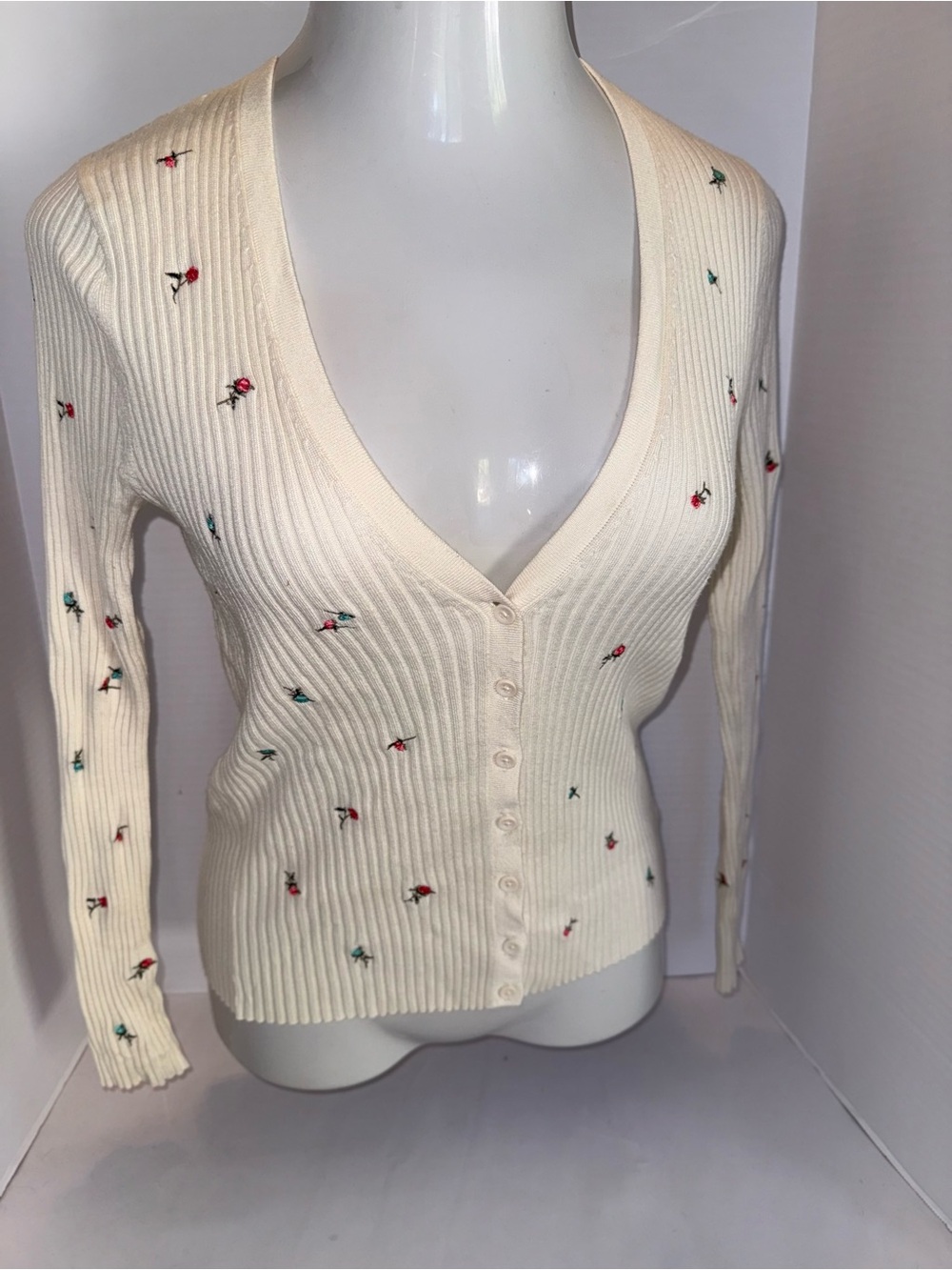 torrid Cream Ribbed V-Neck Cardigan with Tiny Rose Embroidery 00